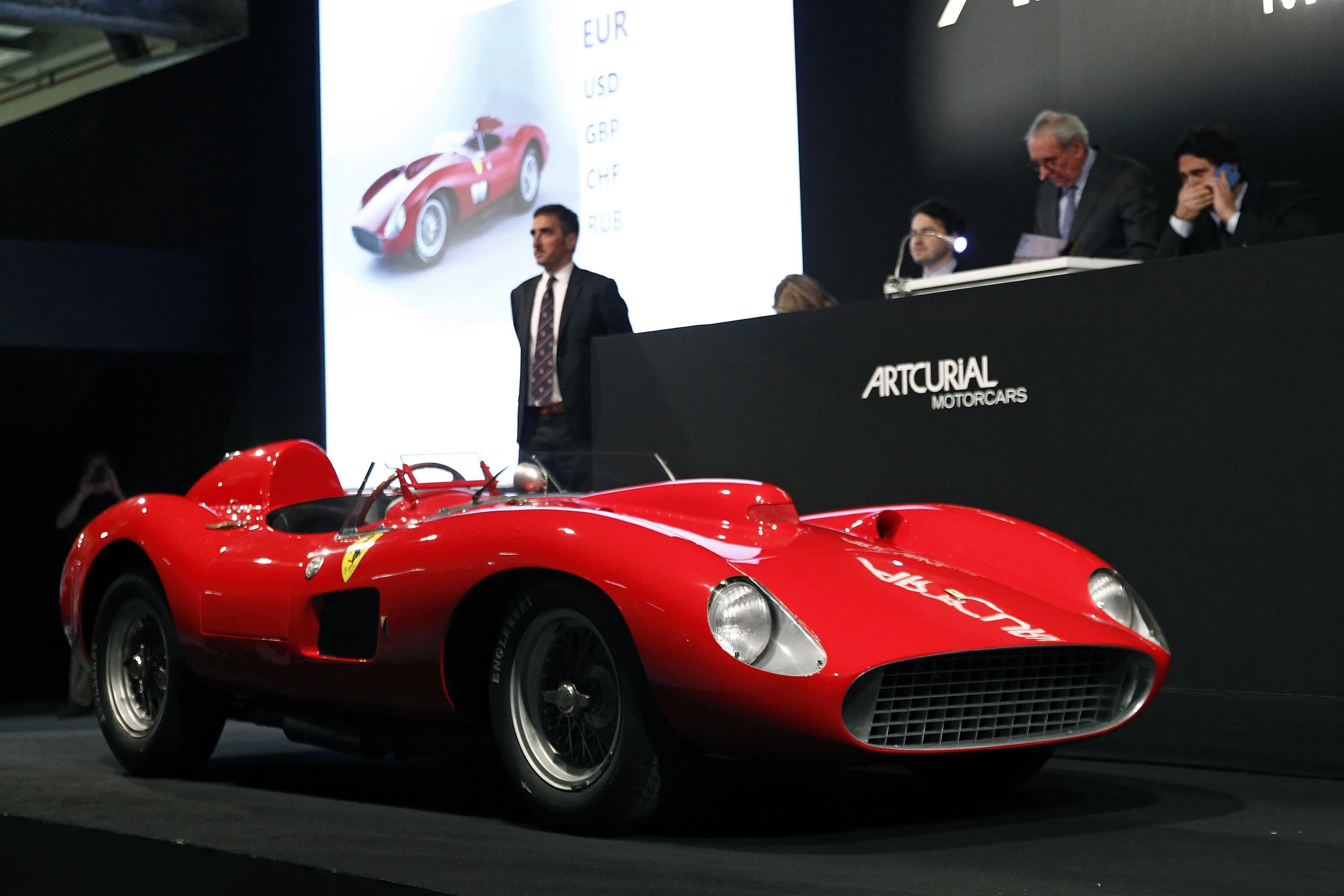 Ferrari 335 s. Ferrari 335 s. Машины лионеля месси. Феррари месси. Феррари лионеля месси.