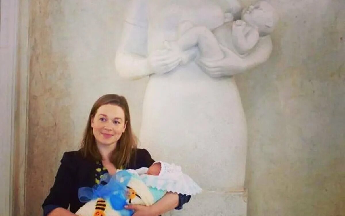 Светлана колпакова муж дети фото В прошлом году родила первенца, но мужа скрывает до сих пор. Как живет актриса С