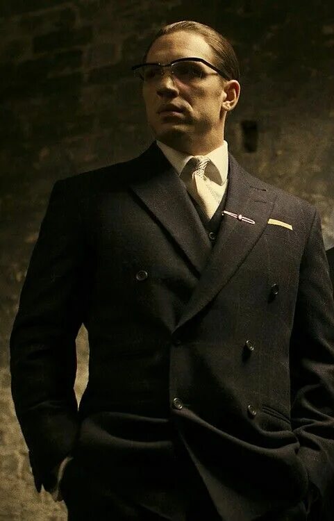RON KRAY LEGAND WHAT A CARICATURE ♥ ME SOME RON TOM HARDY Tom hardy legend, Tom 