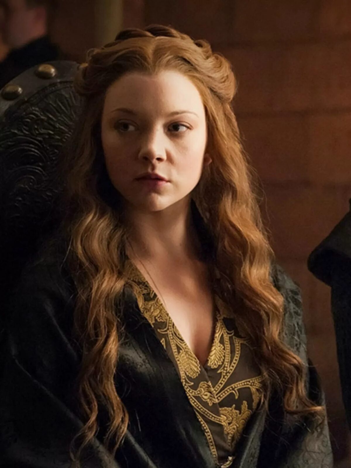 дейенерис таргариен на троне. царица престолов. серсея ланнистер на троне. лютоволк из игры престолов. дейенерис таргариен на железном троне.