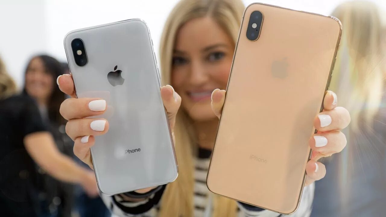 Фото айфона макс. Айфон 10 XS Max в руке. Iphone XS. Iphone XS В руке. Apple iphone XS Max в руке.