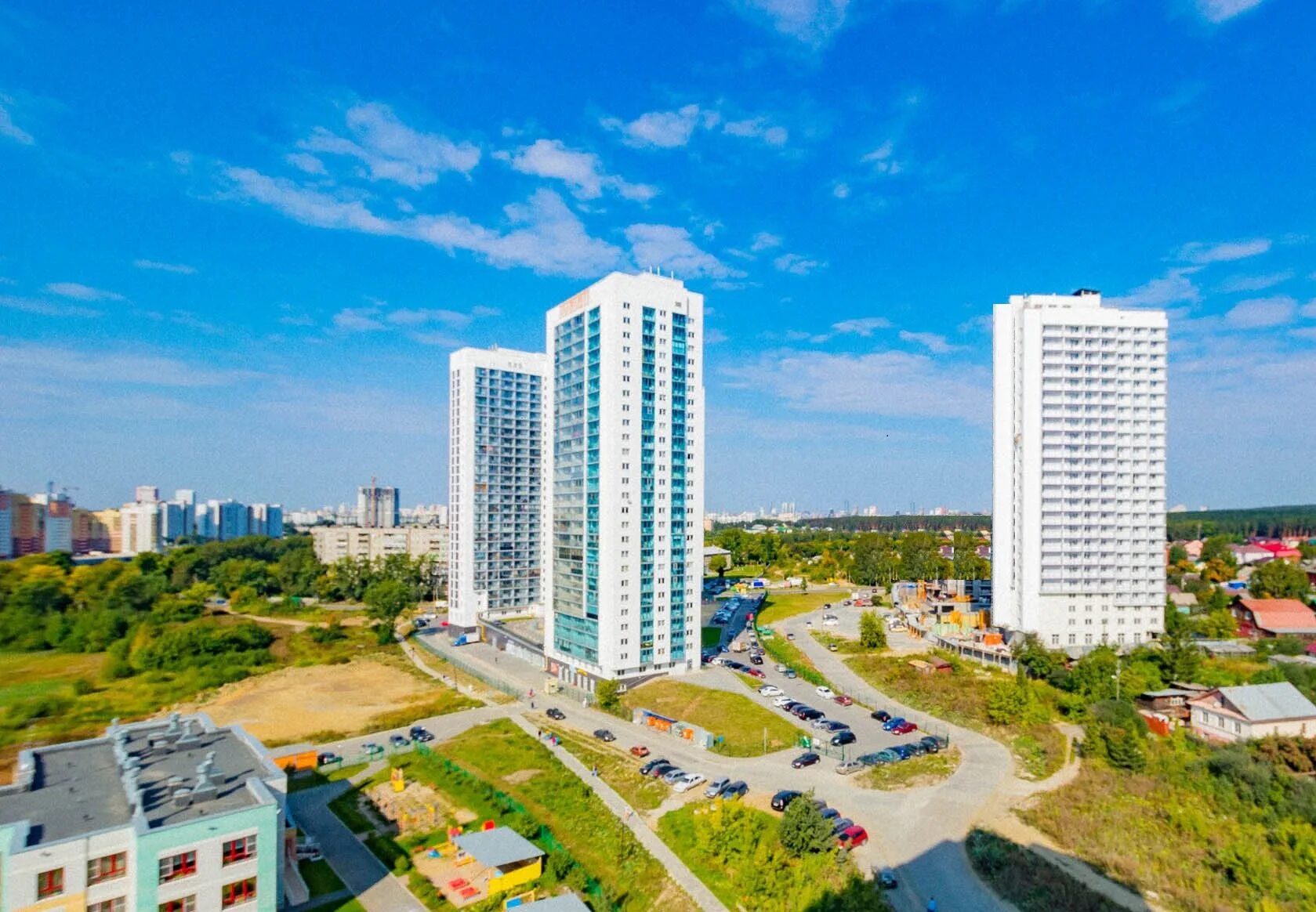 Рощинская 28 екатеринбург. Рощинская 21 1 екатеринбург. Екб рощинская 21. Рощинская 21/2. Рощинская 41 екатеринбург.