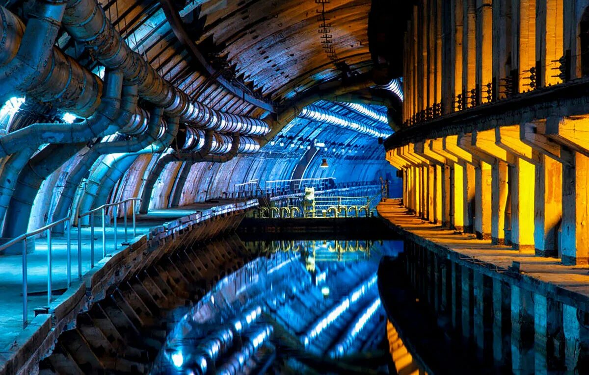 Подводные лодки в крыму. Балаклава музей подводных лодок. Балаклавский подземный музейный комплекс. Балаклавский подземный музейный комплекс подводных лодок. Музей база подводных лодок в Балаклаве.