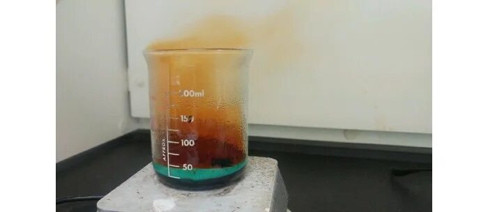 Выделение азота реакция. Диоксид азота бурый ГАЗ. Азотная кислота бурый ГАЗ. Выделение бурого газа. Выделение бурого газа в химии.