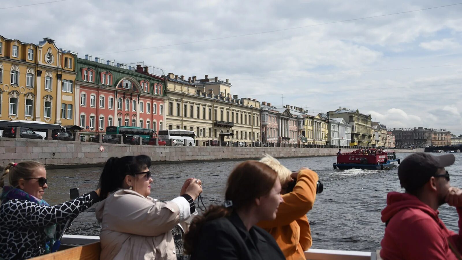 Курортный сбор в питере 2024. Курортный сбор в Санкт-Петербурге. Туристы в Петербурге. Курортный сбор в Питере. Сбор с туристов в Питере.