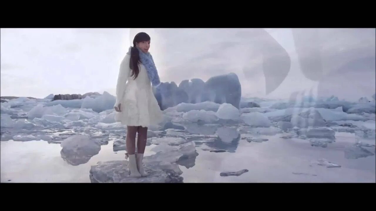 Indila mini world album. Love story indila текст. Indila. Love story indila текст. Индила love story.