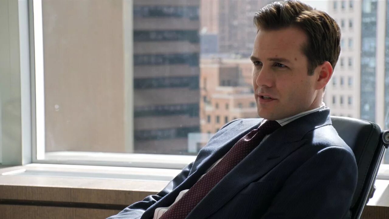 чарльз форстман форс мажоры. харви спектр 1 сезон. чарльз форсман форс мажоры. желько иванек форс мажоры. энди форсайт форс-мажоры.