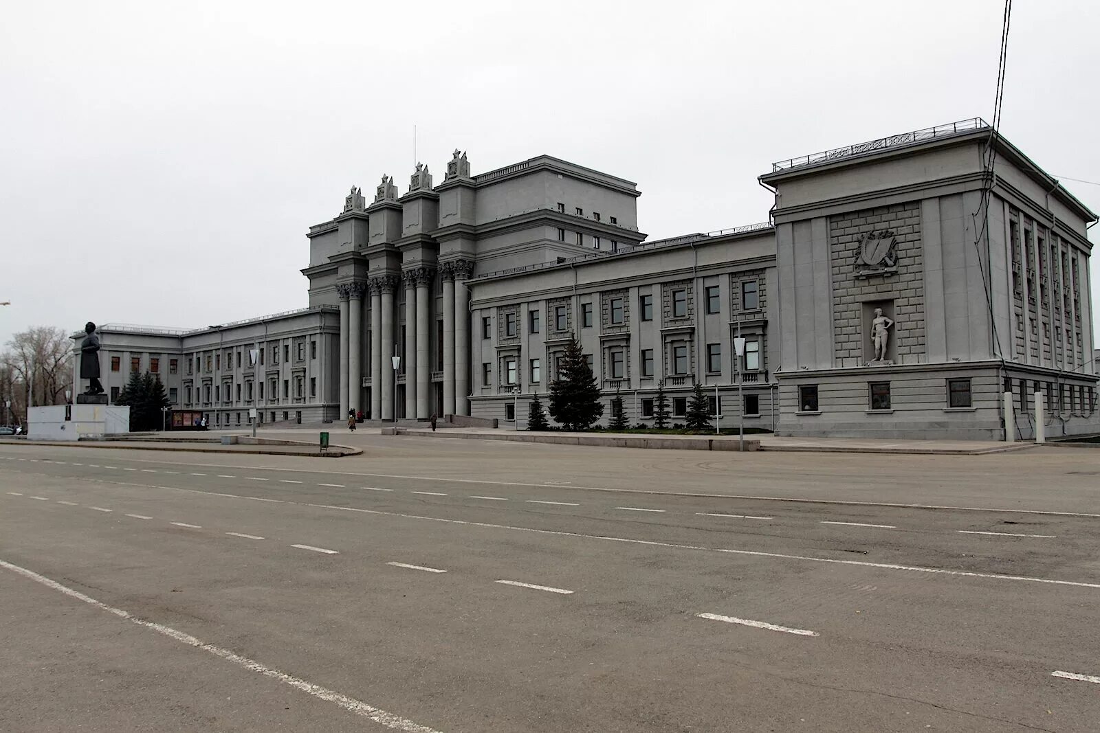 Площадь имени Куйбышева. Площадь имени Куйбышева Самара. Самара площадь Куйбышева 1. Театр на площади Куйбышева Самара.