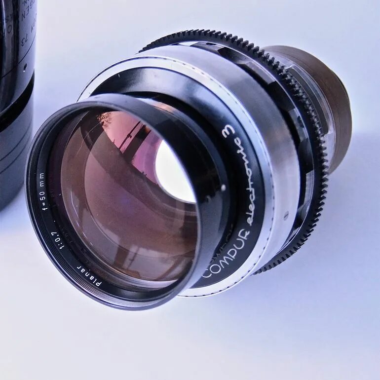 Carl Zeiss Planar 50 мм f/0.7. Carl Zeiss Planar 50mm f/0.7. Carl Zeiss Planar 50mm 1:0.7. Объектив создает