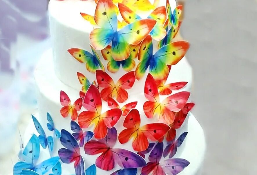 Вафельные бабочки для торта купить. Торт «бабочки». Тортик с бабочками. Бабочки для торта из вафельной бумаги. Радужный торт с бабочками.
