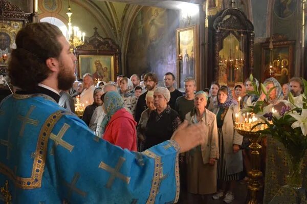 Храм иконы божией матери знамение в аксиньино. Храм знамения в аксиньино. Расписание служб храма знамение в аксиньино. Храм знамения в аксиньино расписание богослужений. Храм иконы божией матери знамение в аксиньино.