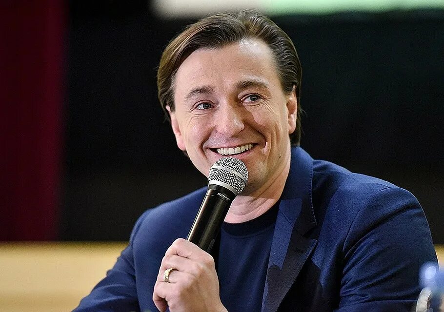 Олег меньшиков фото. Константин хабенский актер. Про артистов известных. Валерий золотухин актер. Николай басков фото.