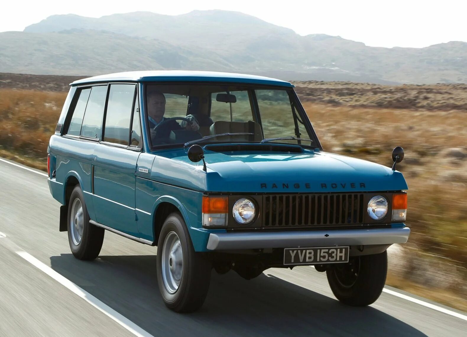 Ленд ровер старый. Range Rover 1. Ленд Ровер Рендж Ровер 1970. Land Rover range Rover 1 поколение. Land range Rover 1 поколения.