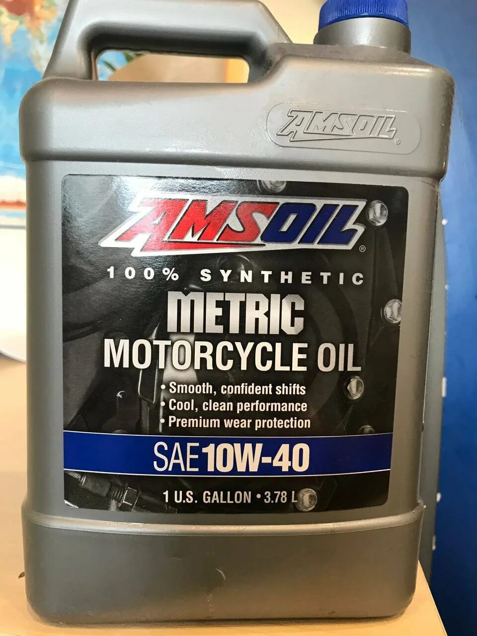 Motorbike масло 10w 40. AMSOIL Metric 10w. AMSOIL Synthetic Metric Motorcycle Oil SAE 10w-40. AMSOIL 10-50. AMS Oil catalog z Rod 10w40.