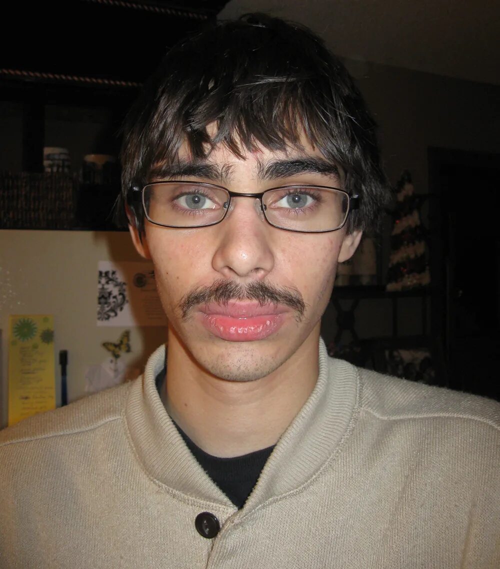 Про страшных парней. Про страшных парней. Самые страшные мужчины фото. Усатый парень. Про страшных парней.