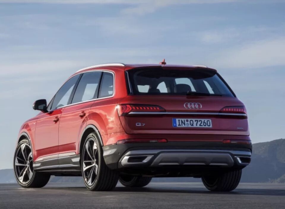 Ауди ку7 новый кузов. Ауди q7 2022 новый. Ауди ку 7 2021. Ауди q7 2017. Audi q7 silver.