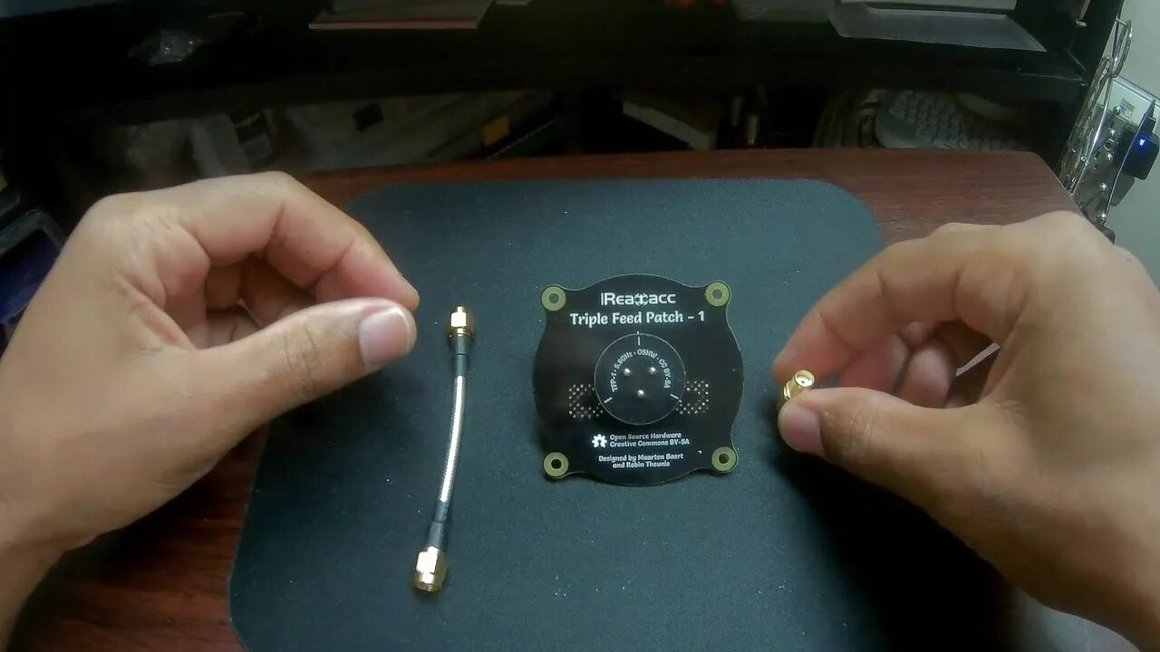 Triple patch. Антенна патч realacc. патч антенна fpv. патч антенна с круговой поляризацией. triple feed patch antenna.