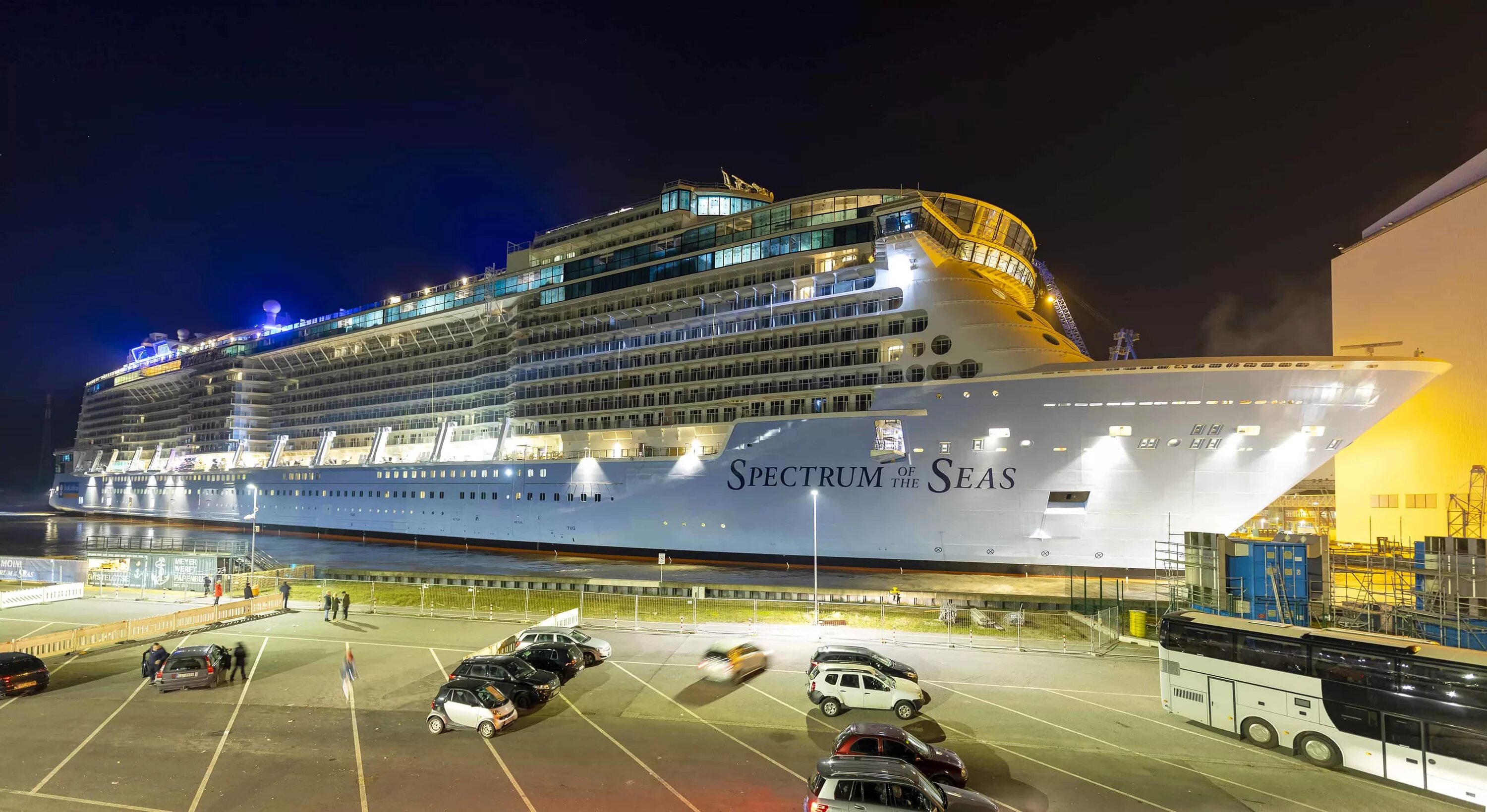 Лайнер spectrum of the seas. Круизный лайнер спектрум. спектр морей круизный лайнер. круизный лайнер spectrum of the seas. спектрум роял карибиан.