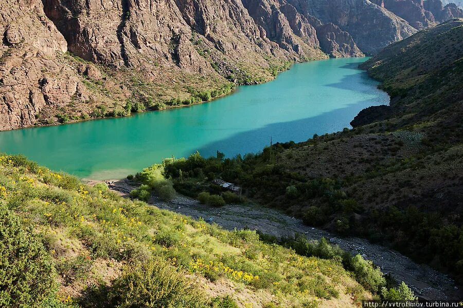 Панорама бишкек. Бишкек горы тянь шань. Река чу тянь-шань. Город бишкек столица кыргызстана. Крупные киргизии.