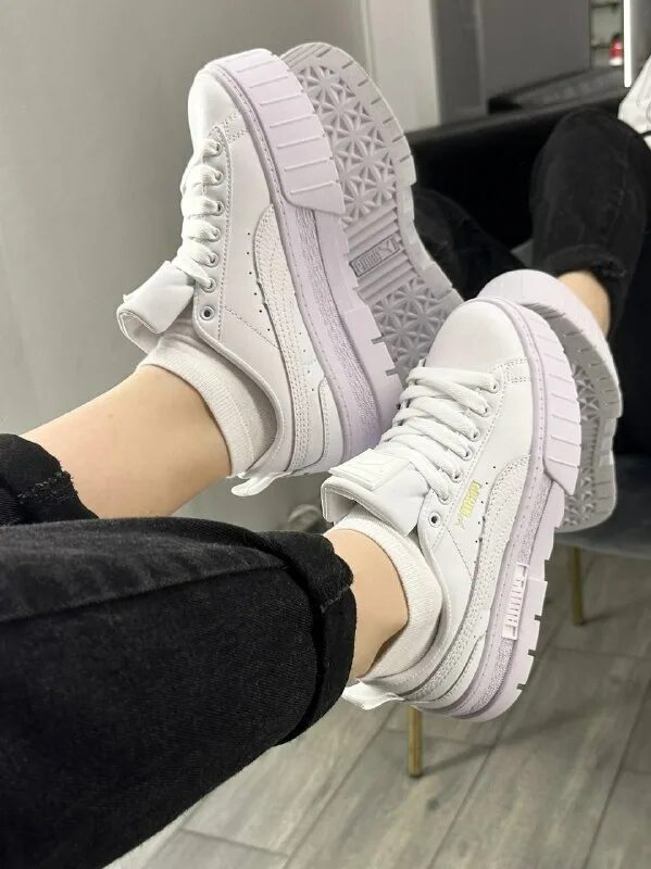 Эта девочка бандитка милая улыбка. Дерзкая проказница песня. Девочка на кроссах после учебы сбросить. Марьяно ро кроссы цвета абрикоса. Дерзкая проказница я люблю тебя песня.