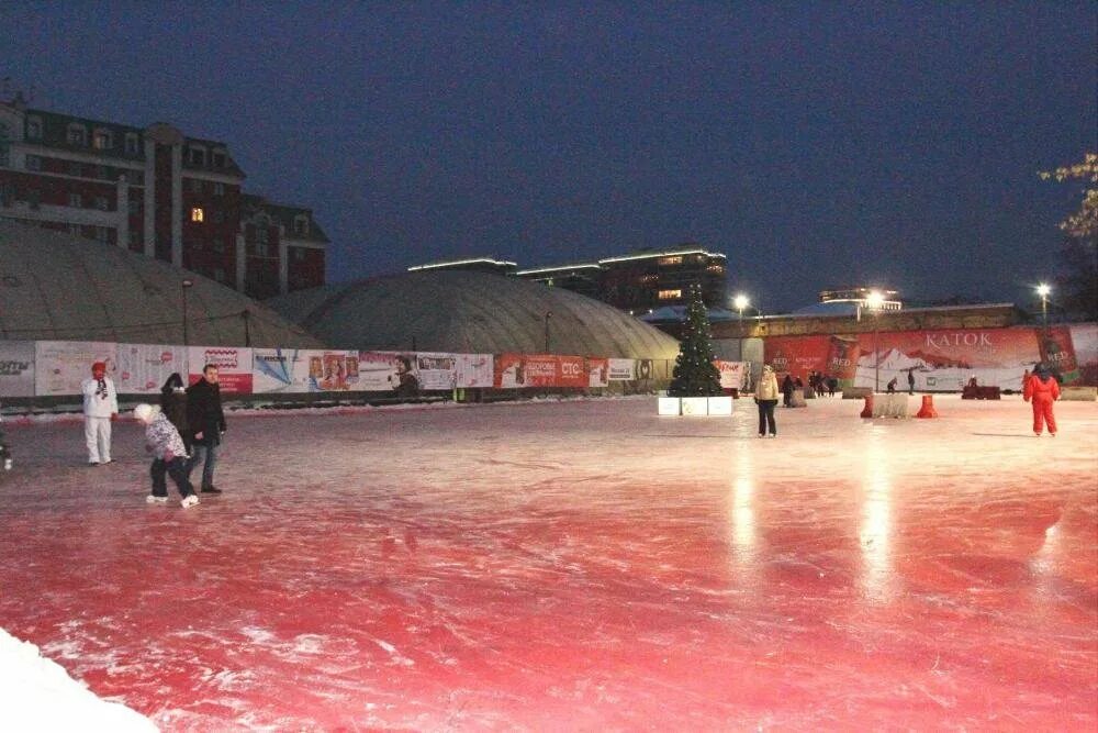 Сегодня есть каток. Каток на Петровке 26. Алексин каток на Петровке. Каток в Коломенском. Каток в Красном ките Мытищи.