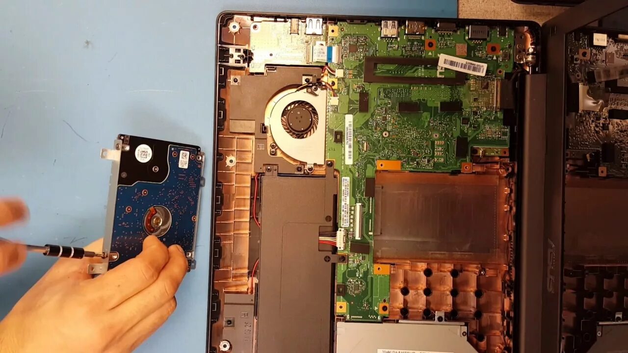Видеокарта вместо дисковода в ноутбуке asus. Видеокарта для ноутбука. Замена процессора ноутбуке asus. Ноутбук асус замена термопасты. Замена видеокарты на ноутбуке.