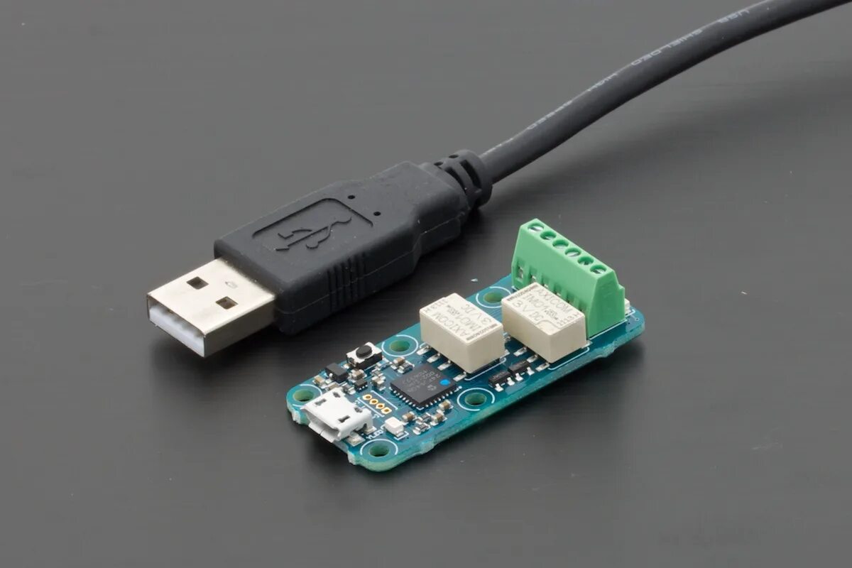Usb порт память. 7460000008 Блок спецэлектроники USB. Реле USB 1317. Бирюзовые Порты USB. 3d модель корпус USB реле.