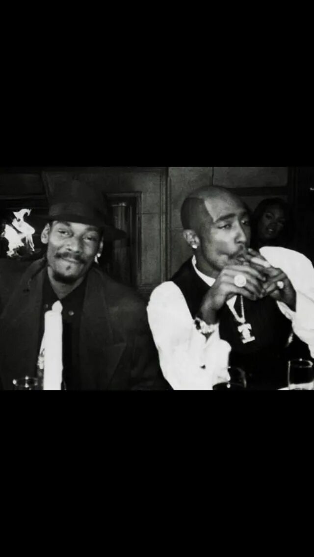 Тупак снуп. Снуп дог и тупак. 2pac snoop dogg. тупак шакур и снуп дог. 2 пак и снуп дог.