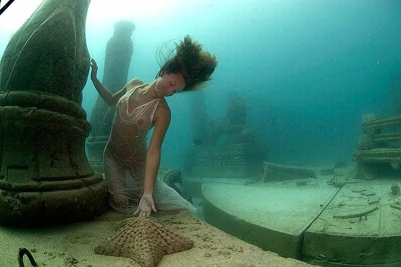 Как называется боязнь больших. Мемориальный риф Нептуна. Мемориальный риф Нептуна (Neptune Memorial Reef), США. Большие объекты под водой. Огромные вещи под водой.