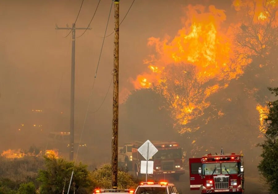 Пожары 2017 год. Горит. Лес горит. Пожары в лесах. Пожары в Калифорнии.