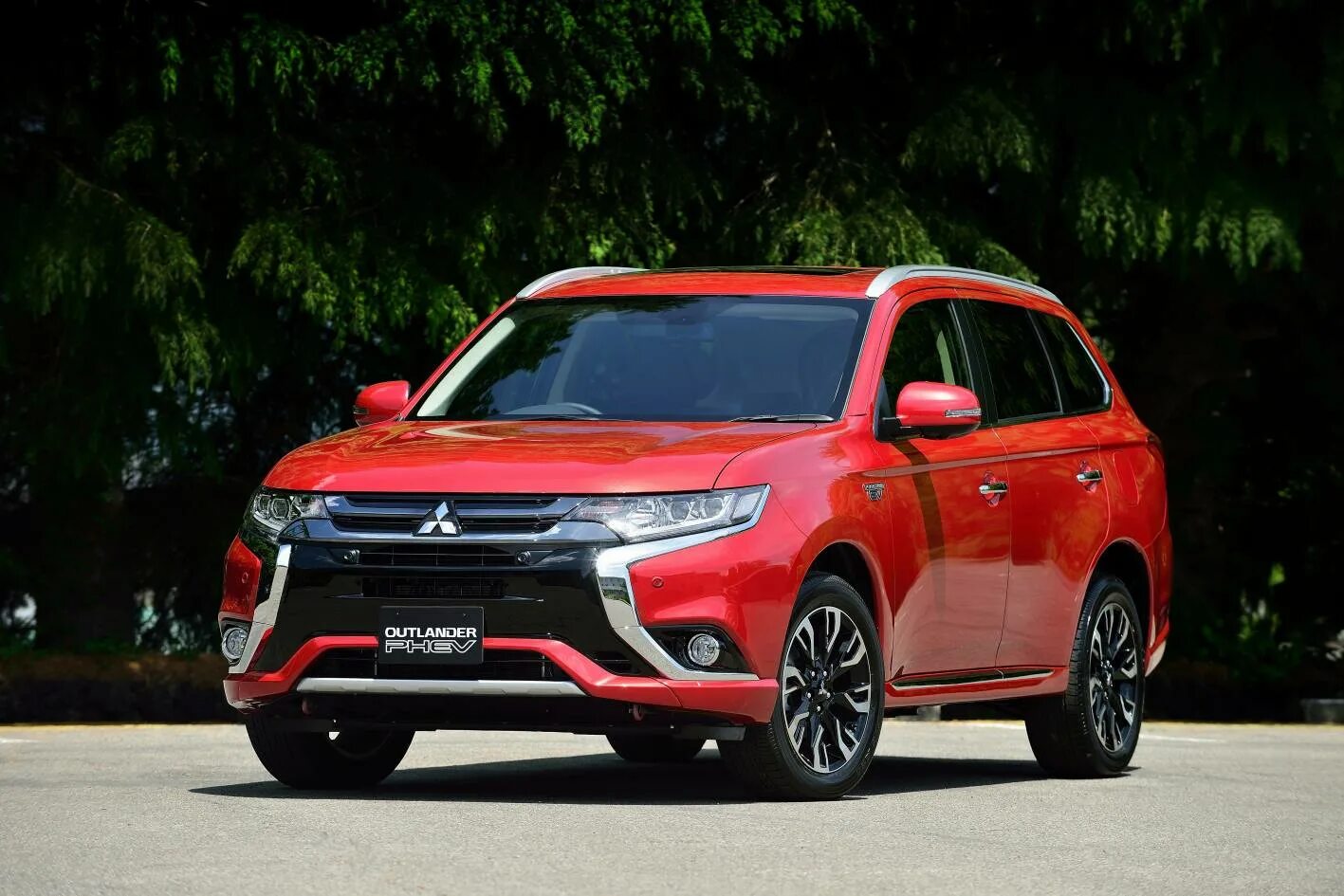 Mitsubishi outlander 2016. Митсубиси Аутлендер PHEV 2015. Мицубиси Аутлендер 2016. Mitsubishi Outlander PHEV 2016.