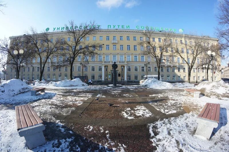 Университет путей сообщения в Санкт-Петербурге.