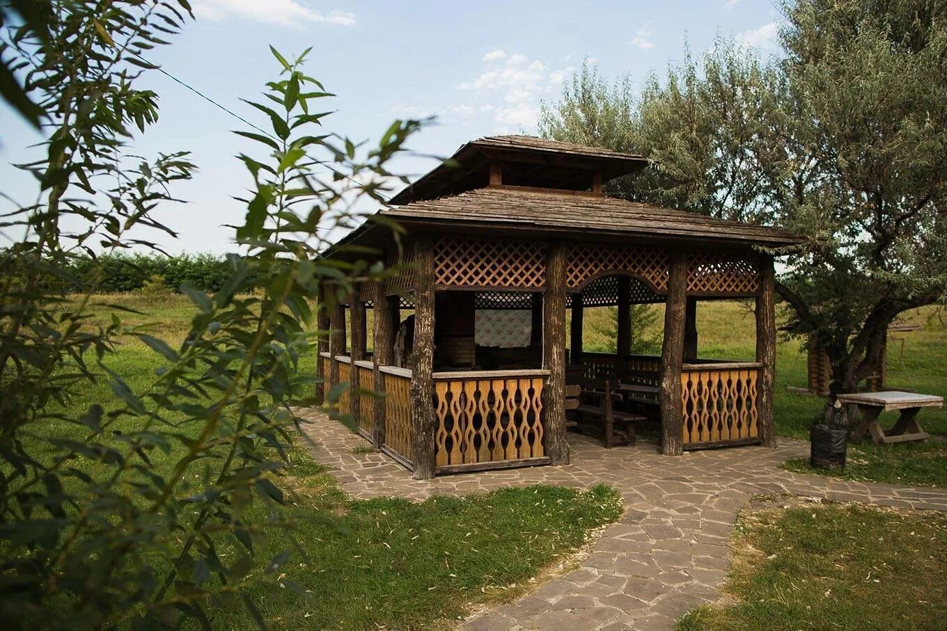 Рыбацкий хуторок алексеевка белгородской. Рыбацкий хуторок мухоудеровка. Рыбацкий хуторок мухоудеровка. Эко база рыбацкий хуторок в белгородской области. Рыбацкий хуторок база отдыха алексеевка.