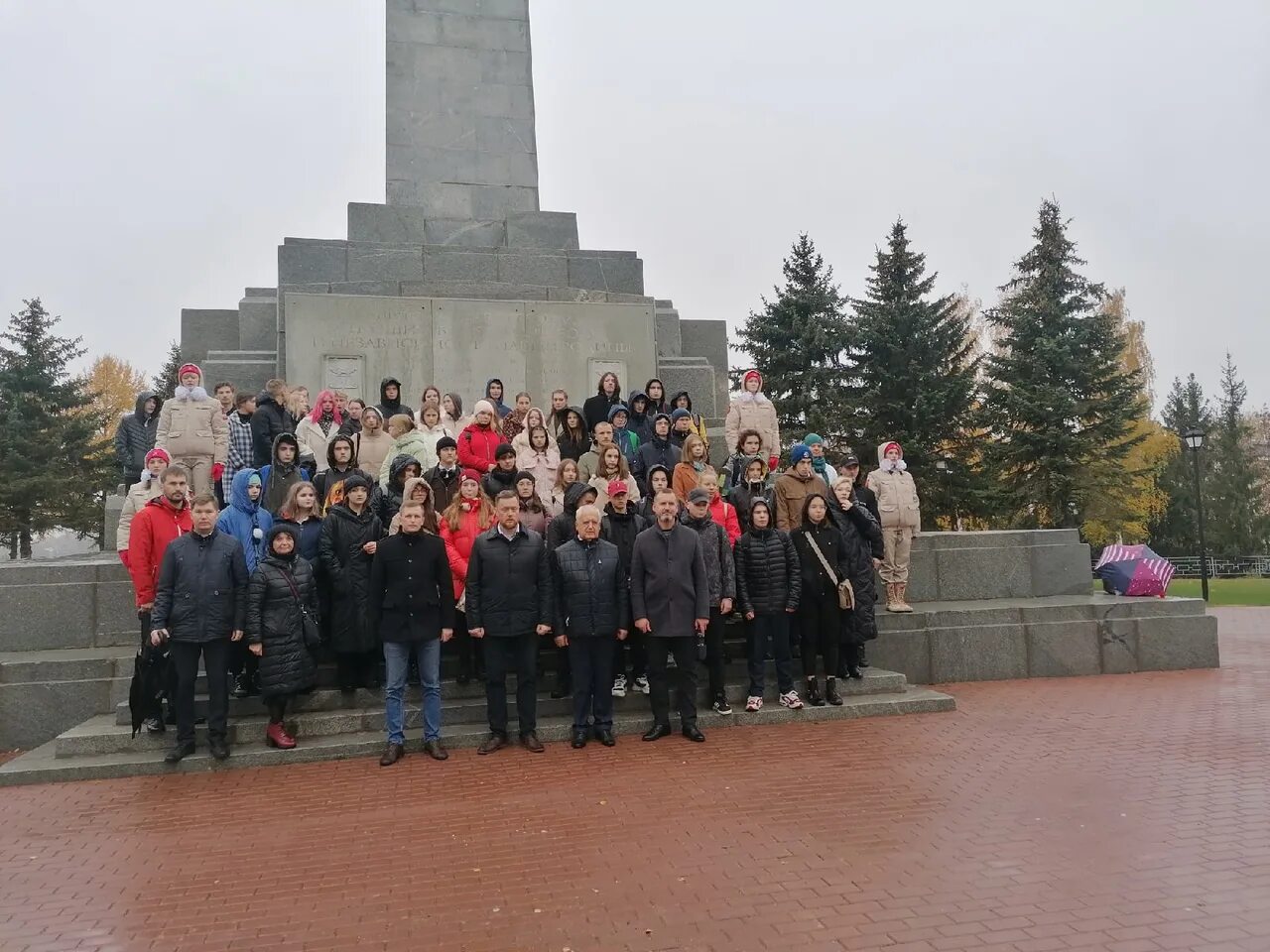 Новости ржева. Концерт-митинг к 80-летию начала оккупации Ржева. Акция цветы у обелиска прошла в Волчиха.