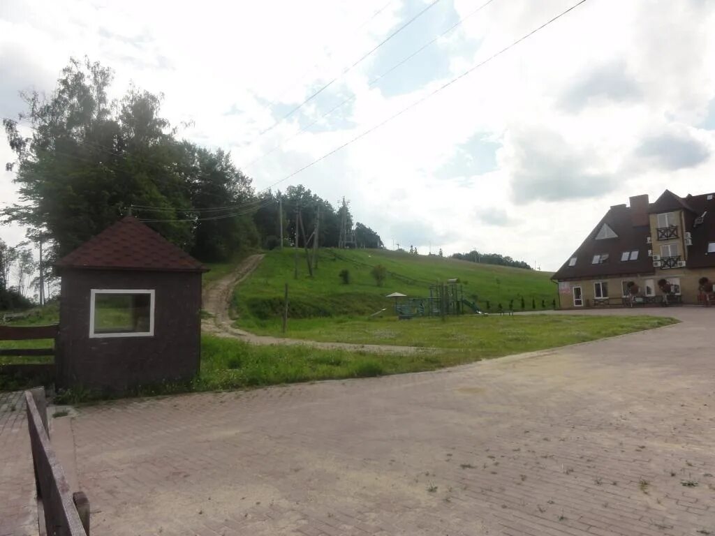 Луговое новое калининградская обл. Гурьевск калининград. Посёлок прибрежный калининград. Гурьевск константиновка. Кирха арнау калининградская область.