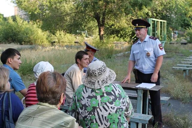 Обход административного участка участковым уполномоченным. УУП. Участковый уполномоченный полиции. Участковый картинки. УУП полиция.