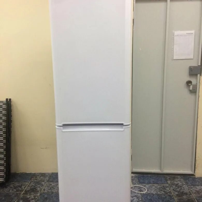 Холодильник индезит bia. Холодильник Индезит bia 201.