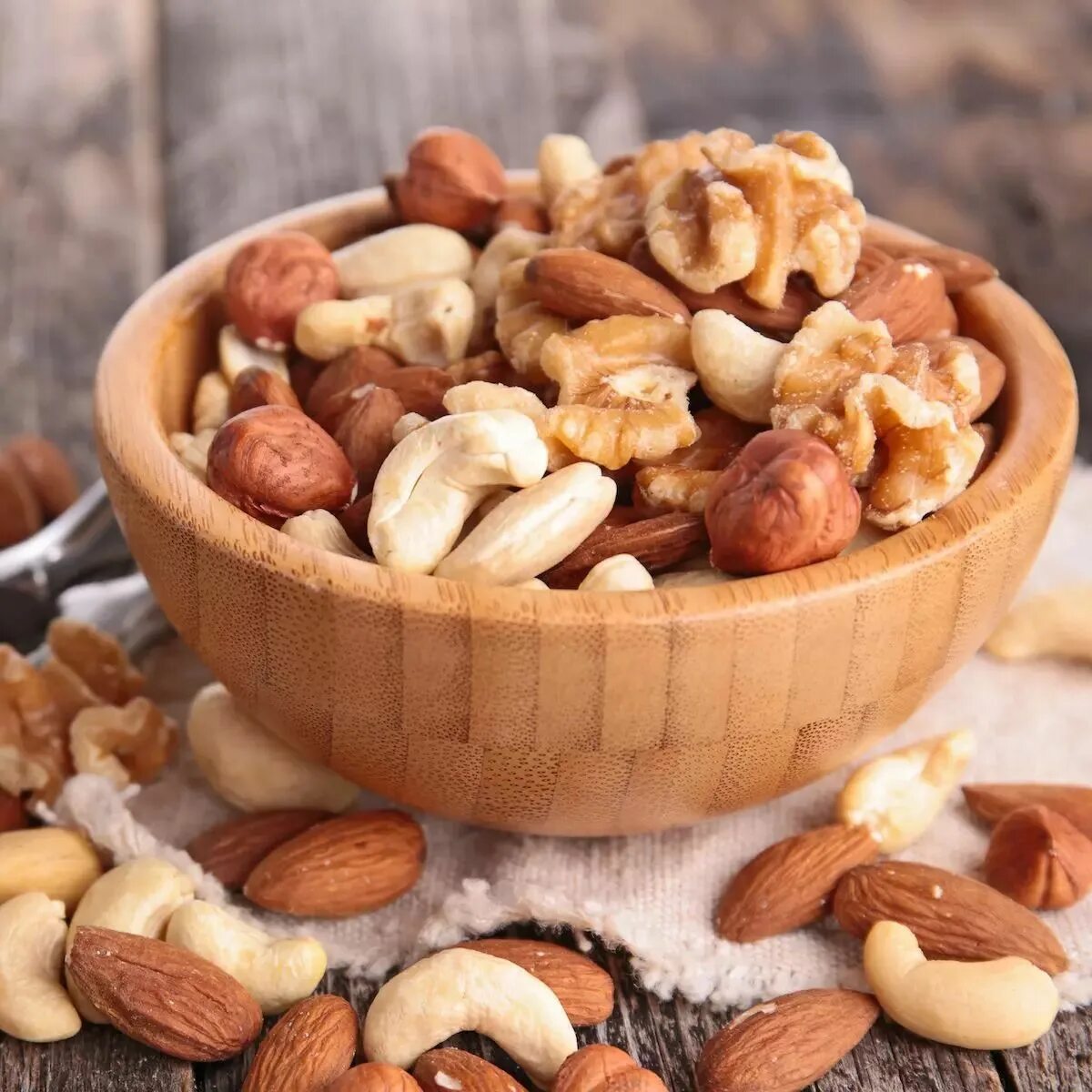 арахис фундук миндаль как украшение. грецкий фундук арахис. фундук миндаль кешью. ореховая смесь 500гр. смесь орехов бристоль.