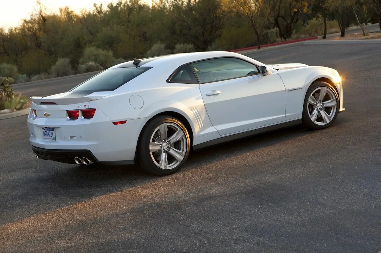 Аэрогзед камаро 850. Chevrolet Camaro zl1. Chevrolet Camaro zl1 2012. Chevrolet Camaro zl1 белый. Chevrolet Camaro zl1 2013 Yellow.