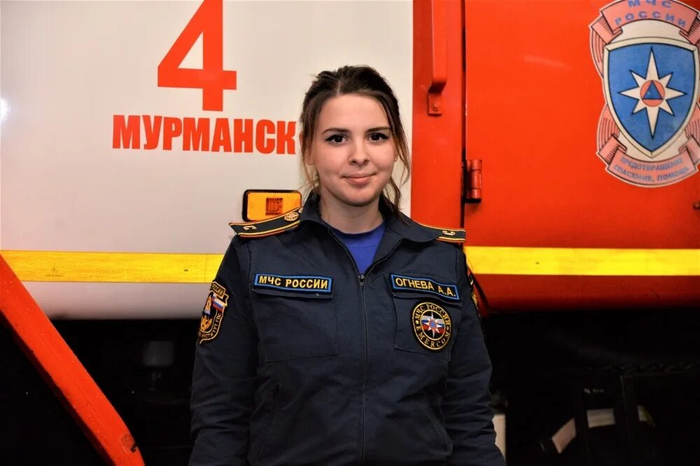 Можно ли девушкам в мчс. Мчс женщины. красивые девушки мчс. мчс пожарные девушки. девушки в пожарной форме.