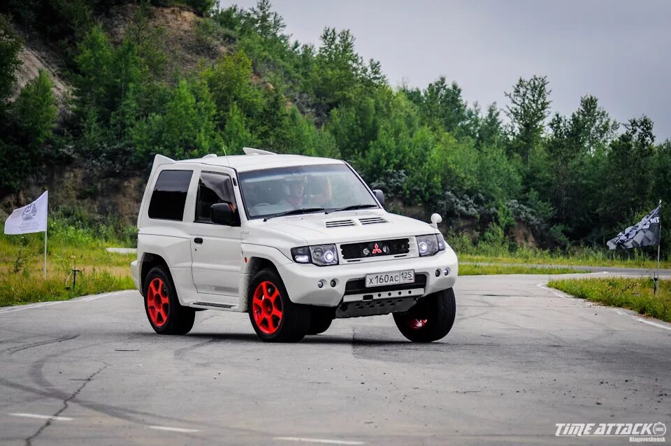 Митсубиси Паджеро Эволюшн. MMC Pajero Evolution. Mitsubishi Pajero io Tuning. Mitsubishi Pajero Evolution Tuning. Mmc pajero