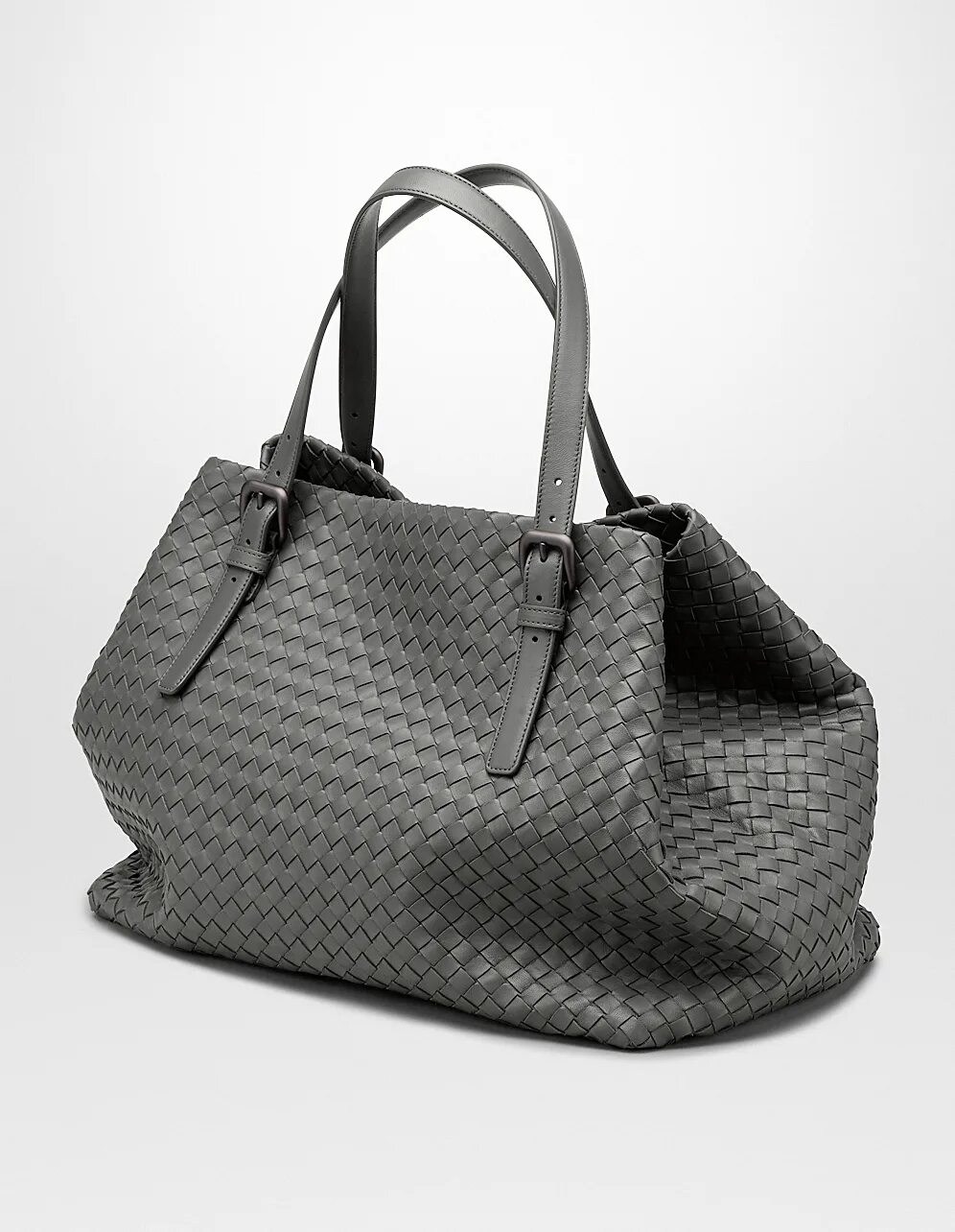 Сумка боттега венета оригинал. Сумка Bottega Veneta Intrecciato. Сумка Bottega Veneta Tote off Intrecciato Nappa Dark Grey. Боттега Венета сумки 2019. Сумка шоппер Боттега Венета.