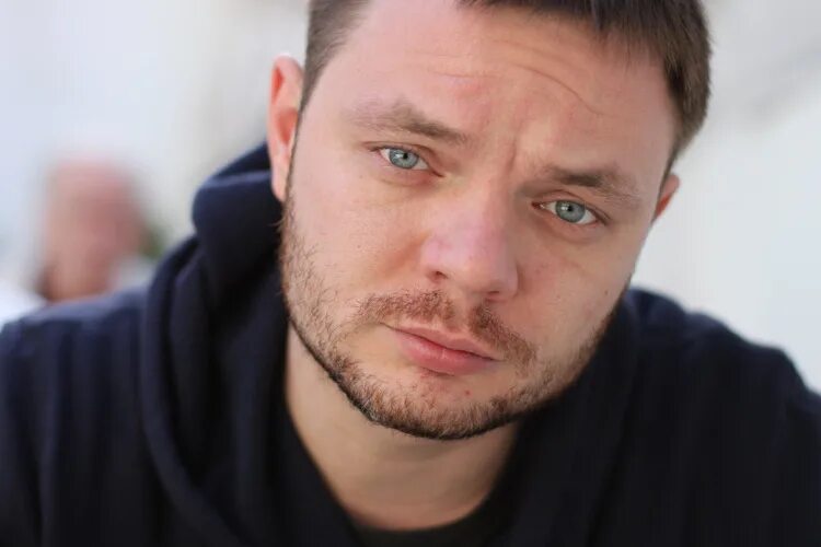 актер миха. михаил шведов пробуждение. михаил гаврилов актер. актер миха.