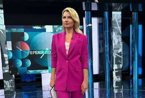 Жалаңаш қыздар өздерін үлкен планда көрсетеді