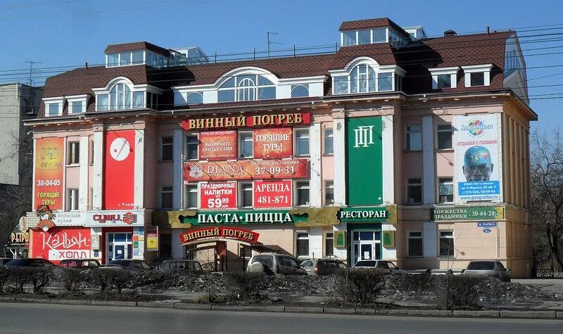 Маркс 4 линия 4. Маркса 4. маркса 4 омск. ресторан на крыше в омске на маркса.
