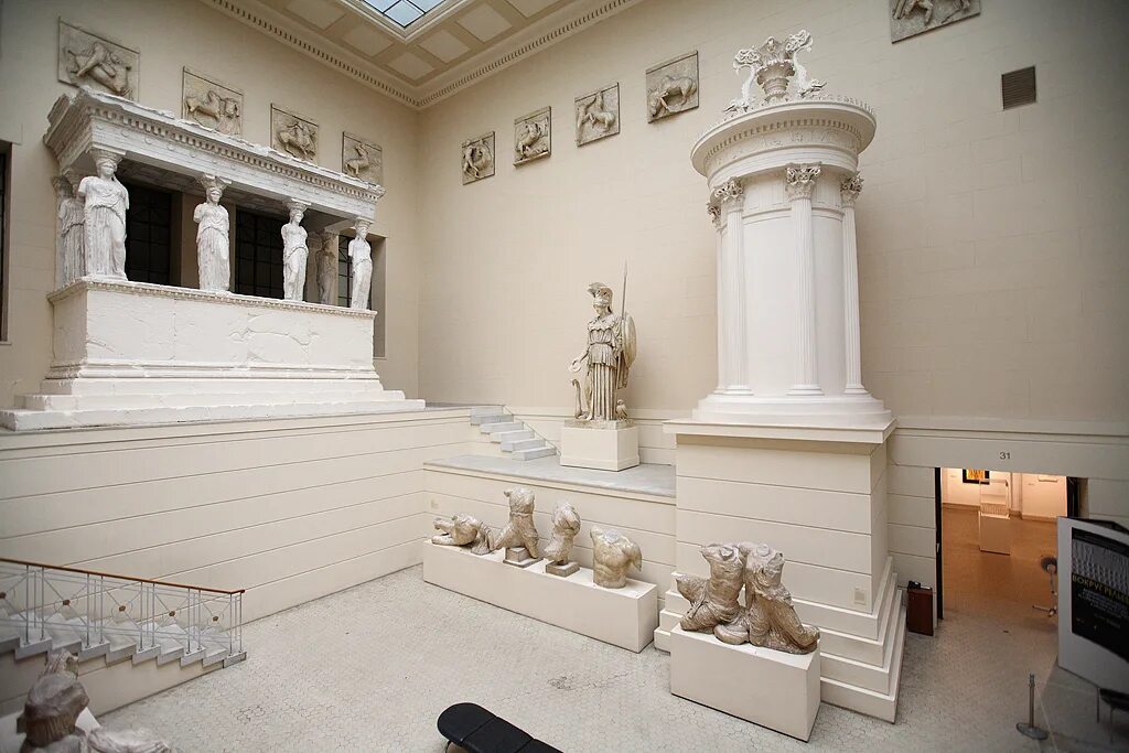 Зал древностей. Греческий дворик гмии им пушкина. гмии им пушкина зал греции. греческий дворик в пушкинском музее. пушкинский музей античный зал.