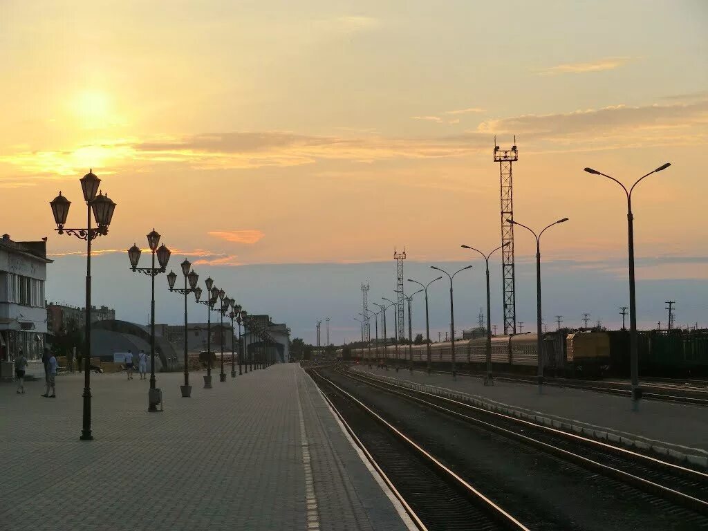 Ржд архангельск телефон. ЖД вокзал Архангельск. Город Архангельск ЖД вокзал. РЖД вокзал Архангельск. Архангельск-город Железнодорожная станция.