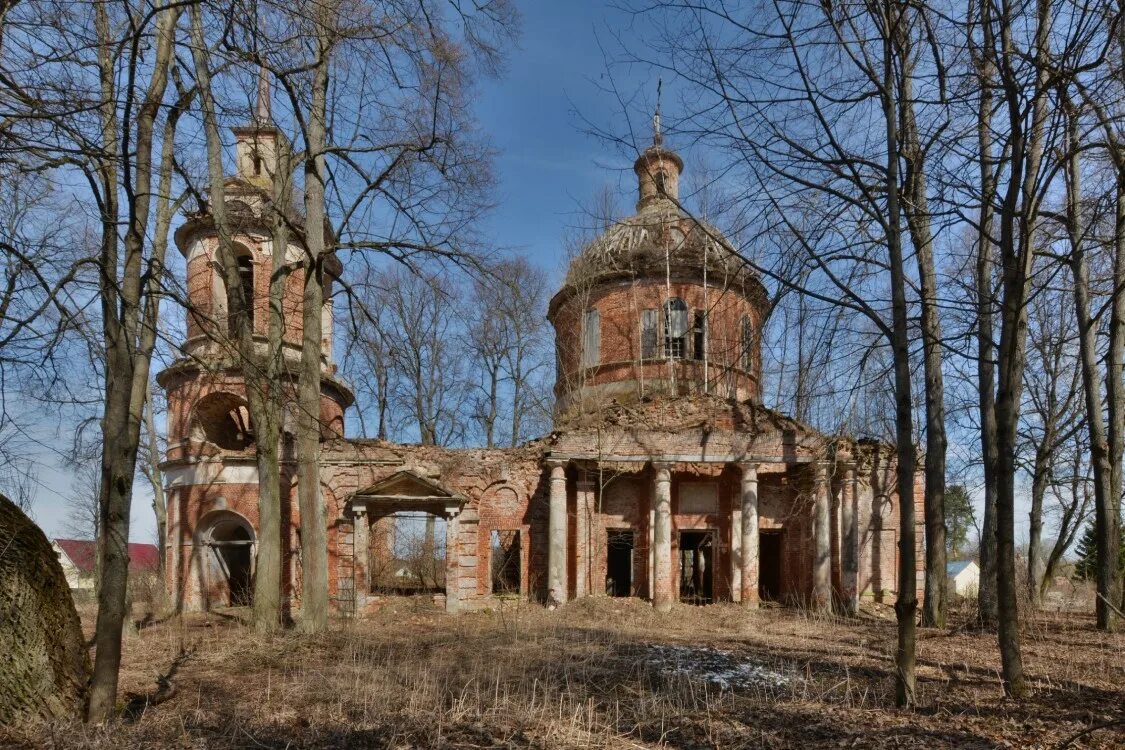 Буда калужская буда. Церковь в Прудках Медынский район. Прудки Калужская область Медынский район. Введенский храм Калужская область. Деревня Прудки Медынский район.