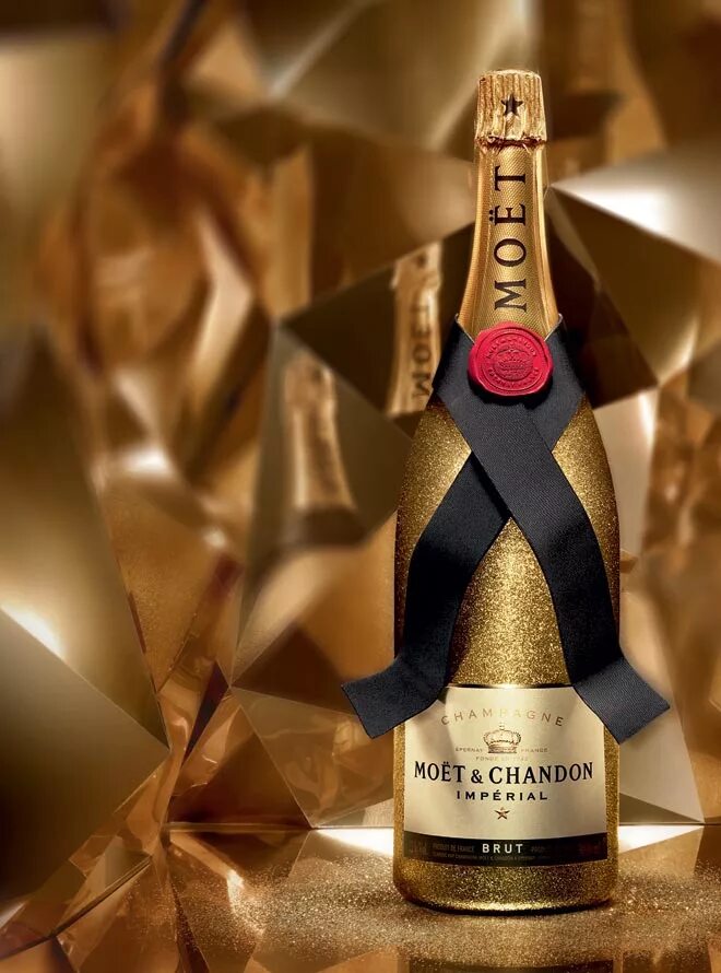 5 бутылок шампанского. Champagne moet Chandon. Moet et Chandon. Chanton moet Gold. Moët Chandon Rose 3.