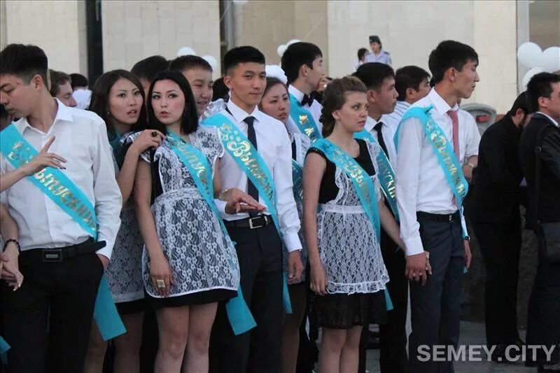 Погода в семее на сегодня. 35 Школа города Семипалатинска. Семипалатинск 28 школа. Семипалатинск школа 34. Школа 4 Семипалатинск.